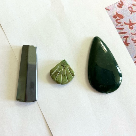 Stone vintage green necklace charms - Picture 1 of 4